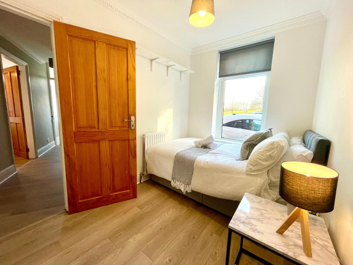 Huge Serviced Apartment With Free Parking Jesmond Exterior photo